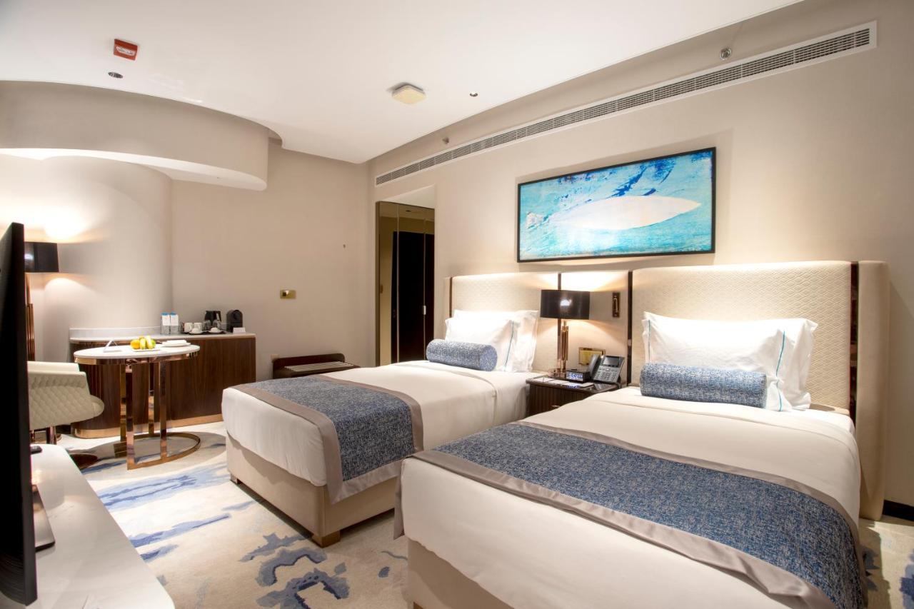 Century Marina Hotel - Lusail Bagian luar foto Deluxe Room