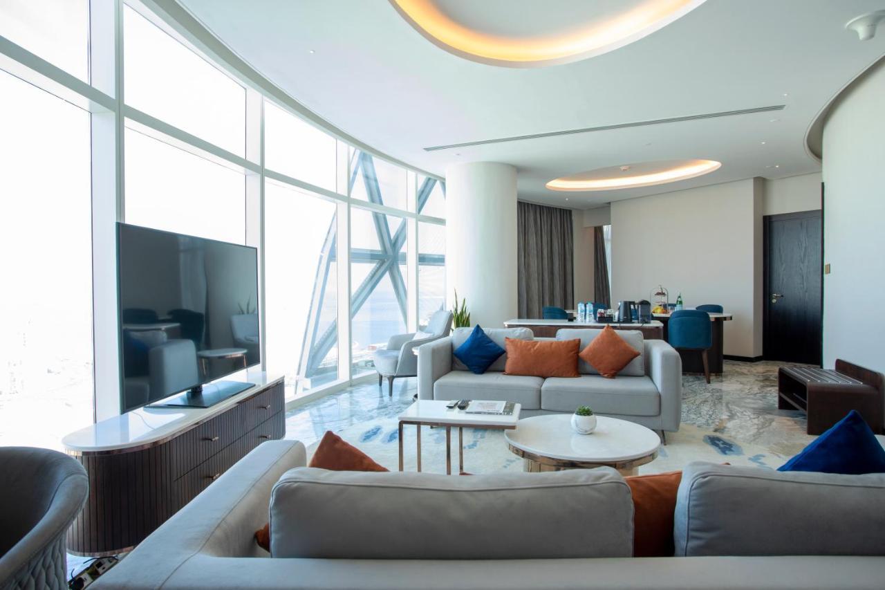 Century Marina Hotel - Lusail Bagian luar foto A suite at the hotel