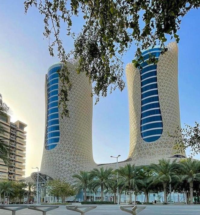 Century Marina Hotel - Lusail Bagian luar foto Al Hamra Towers